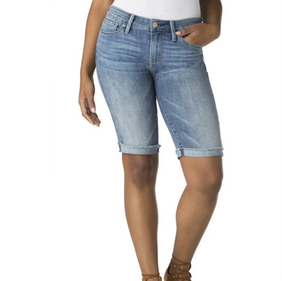 Levis Signature  modern skinny cuffed raw hem Bermuda jean shorts - Picture 1 of 10